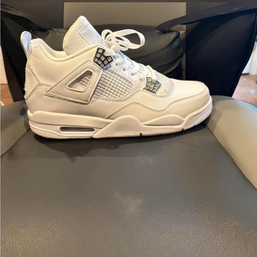 Jordan 4 Pure Money’s